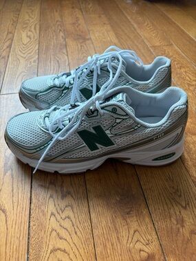 New Balance 740 White and Green Athletic Walking Sneakers - unisex